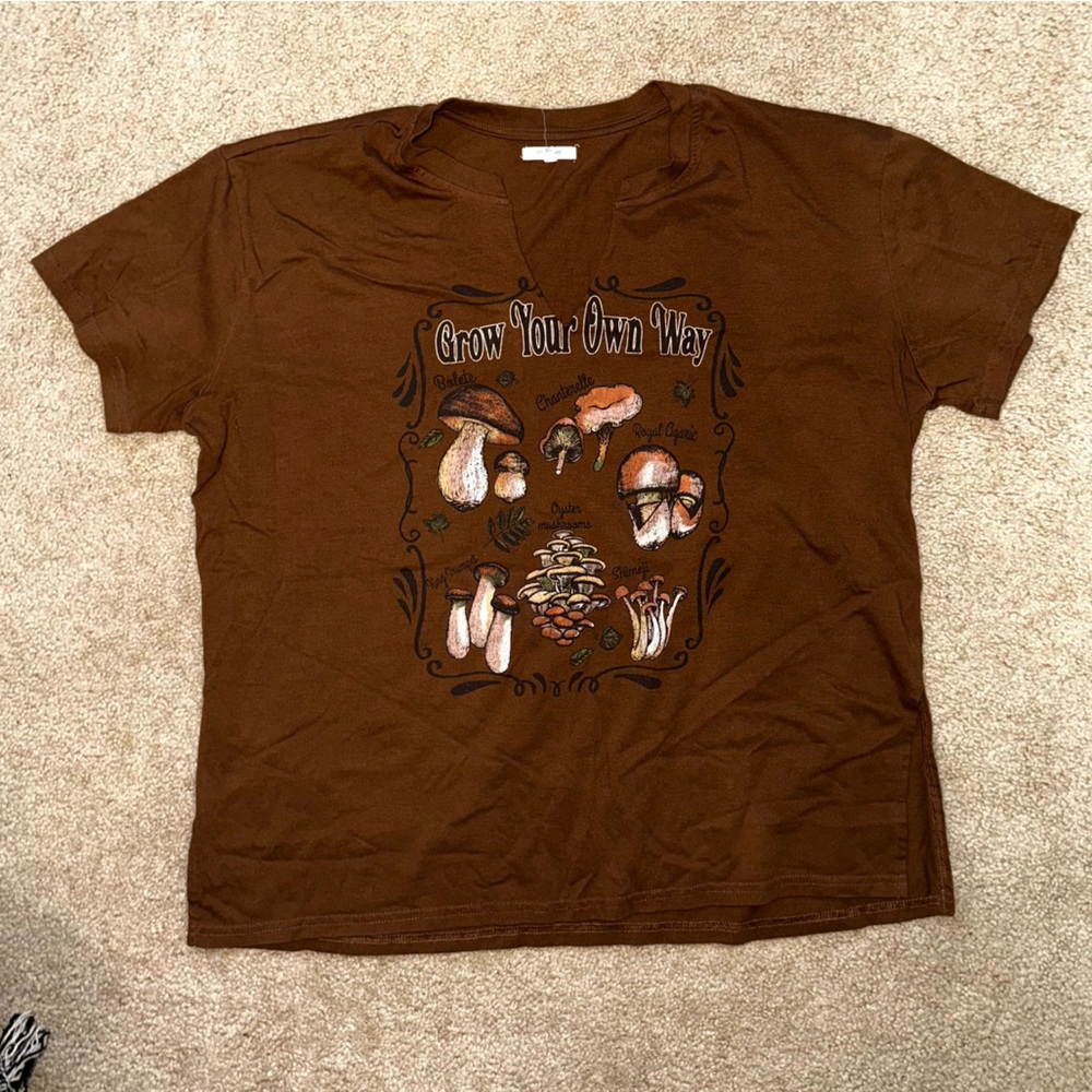 Grow your own way Mushroom t-shirt XL